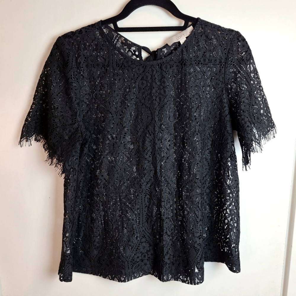 ANN TAYLOR: Lace Tie Short Sleeve Blouse‎